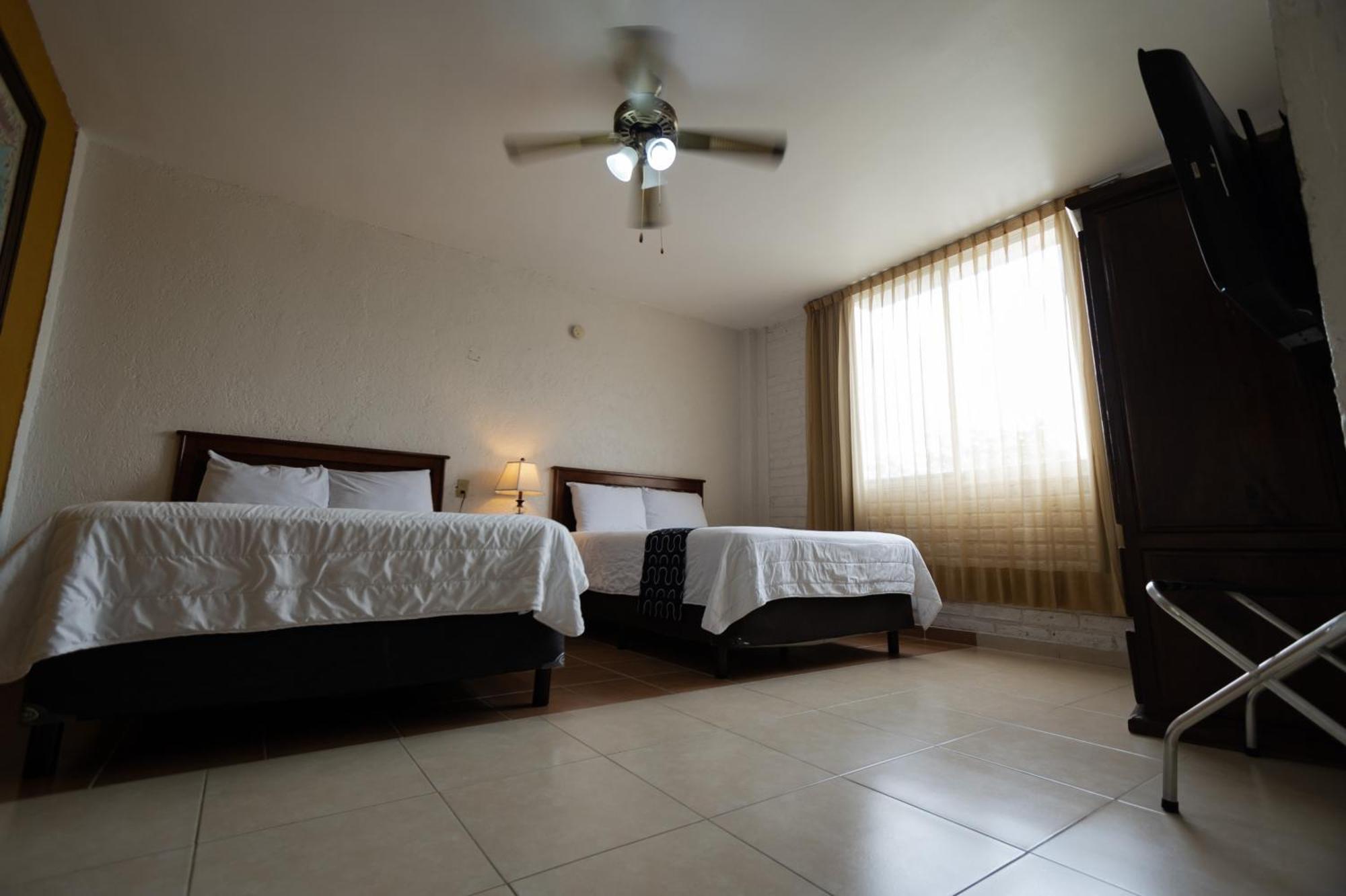 Hotel Hc Celaya  Extérieur photo