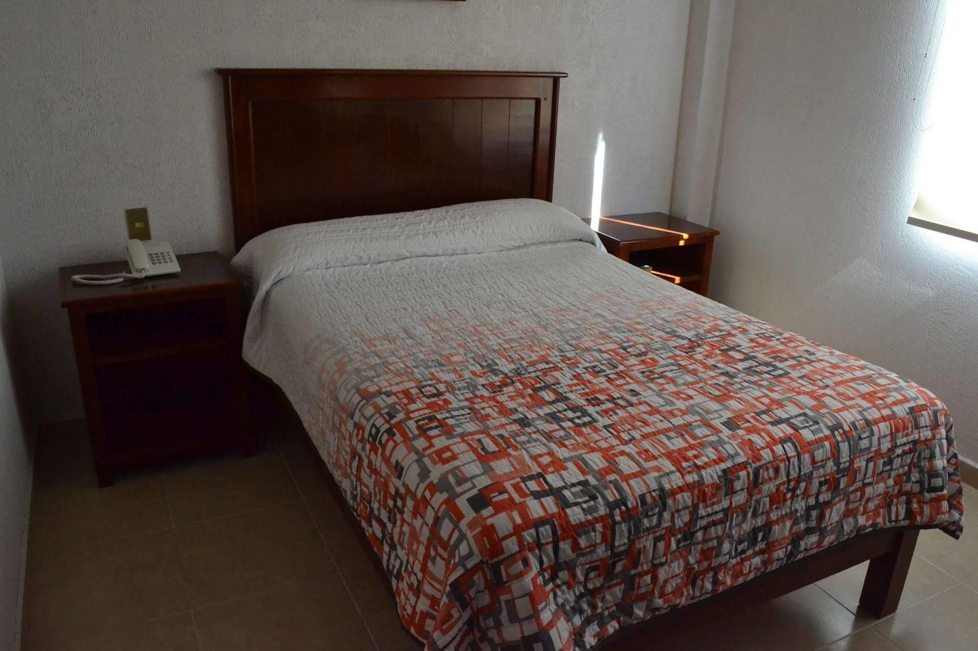 Hotel Hc Celaya  Extérieur photo